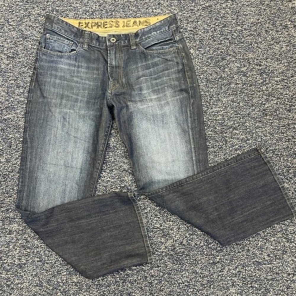 EXPRESS LOOSE STRETCH JEANS SIZE 34X32